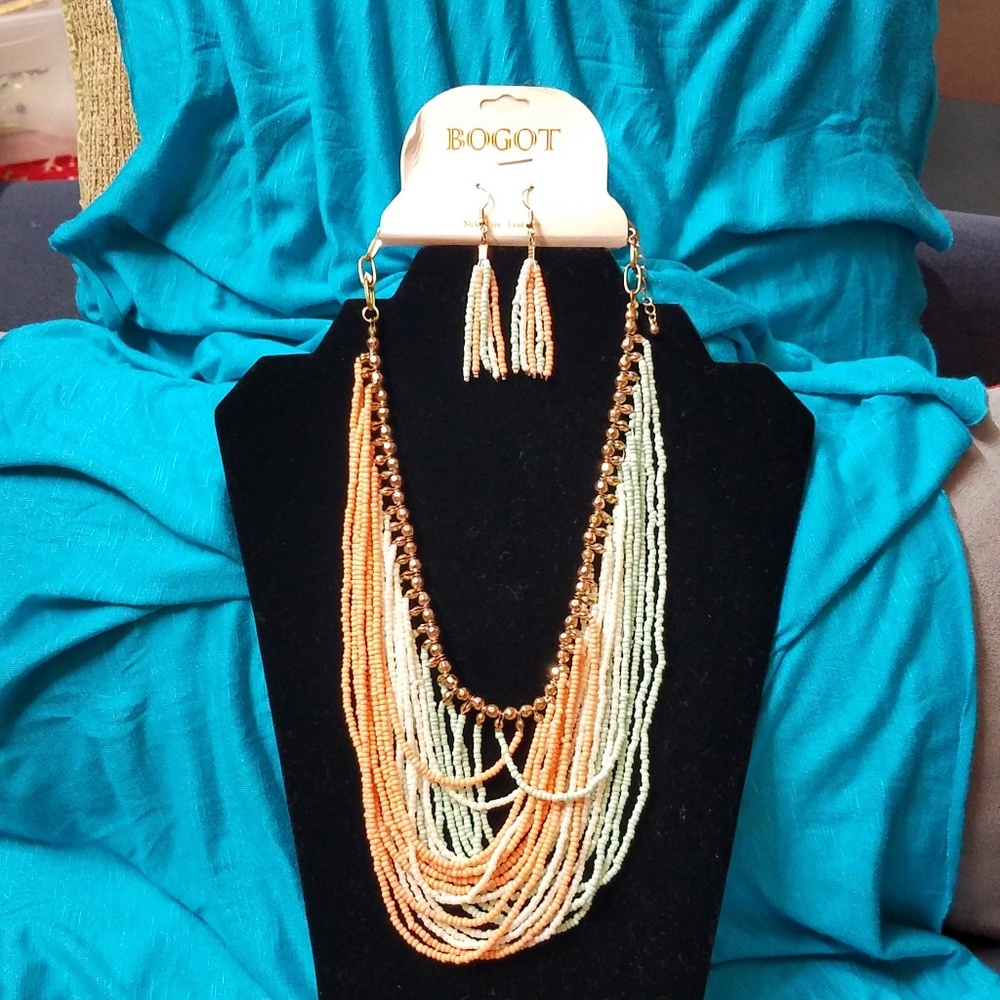 NWT Bogot layered boho beaded Necklace/earring set